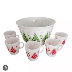 Hazel Atlas Christmas punch bowl set, 1950’s, perfect condition! Offers welcome.